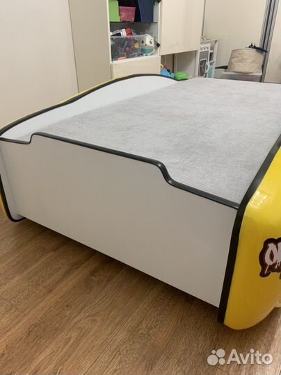 Детская кровать машинка