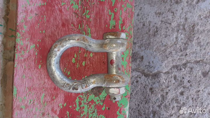 Крюки для цепки грузовых машин и прицепов