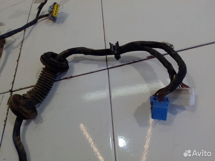 Электропроводка двери передней левой