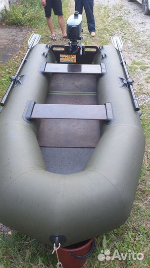 Надувная лодка с мотором