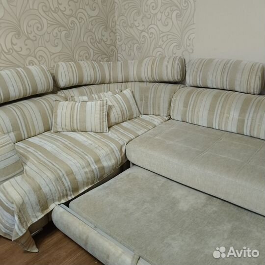 Большой угловой диван бу