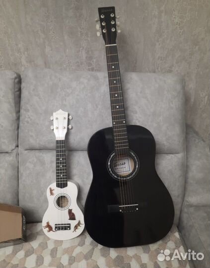 Акустическая гитара