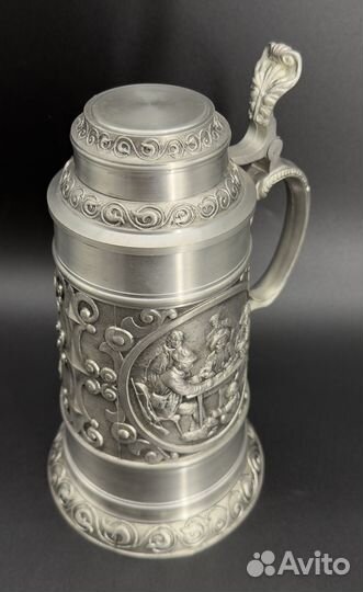 Большая оловянная пивная кружка