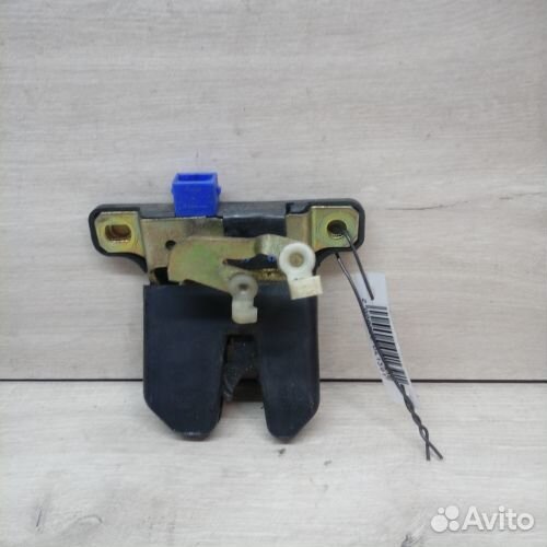 Замок багажника Audi Замок седан A6С5 2002г