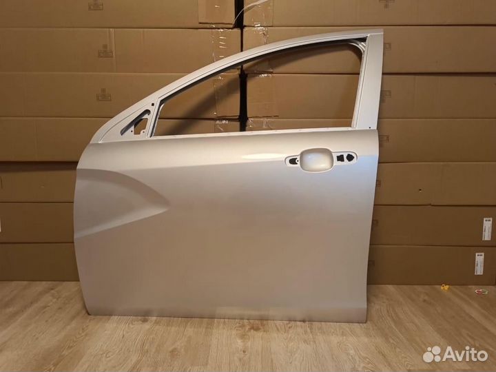 Дверь передняя левая Лада Веста серебристый (691)