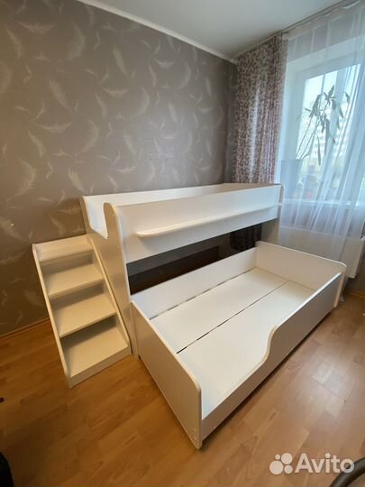 Двухъярусная кровать для детей выкатная Легенда