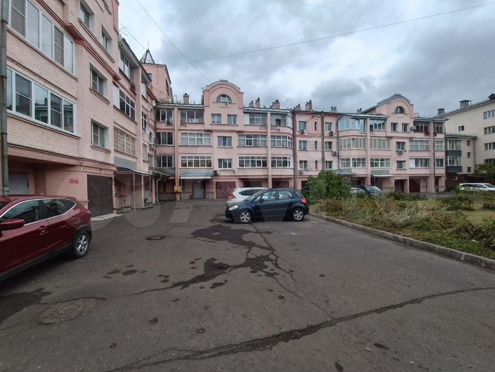 4-к. квартира, 138 м², 4/4 эт.