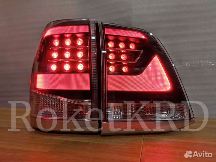 Задние фонари Toyota Land Cruiser 200 Черно-Белые