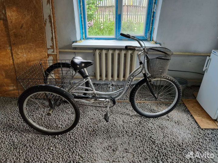 Велосипед взрослый трёхколёсный