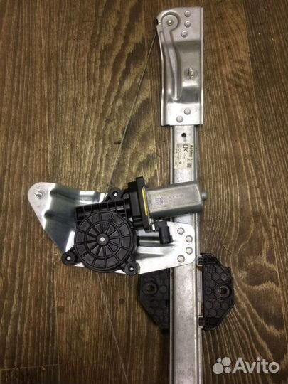 Стеклоподъёмник электро передний Sandero 2 Logan 2