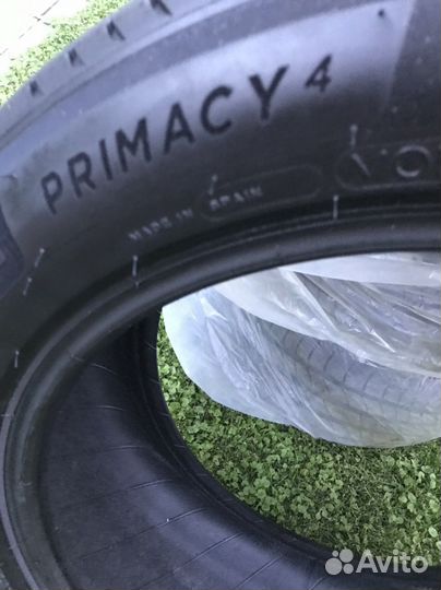 Michelin Primacy 4 215/55 R18
