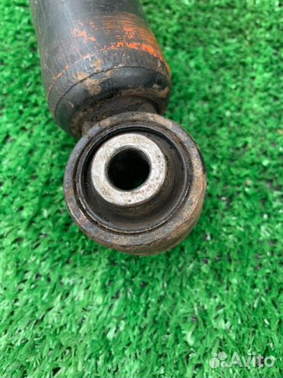 Амортизатор подвески передний Toyota Mark 2 JZX90