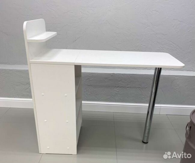 Маникюрный стол складной новый