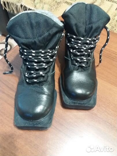 Ботинки лыжные 34 размер