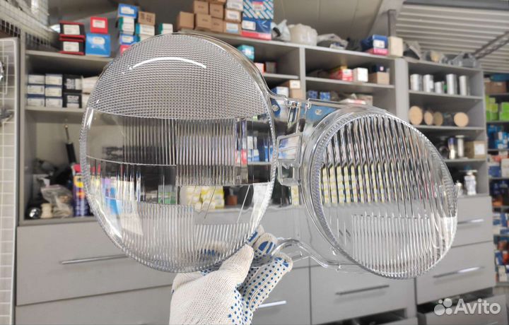 Стекло фары Mercedes W210 1999