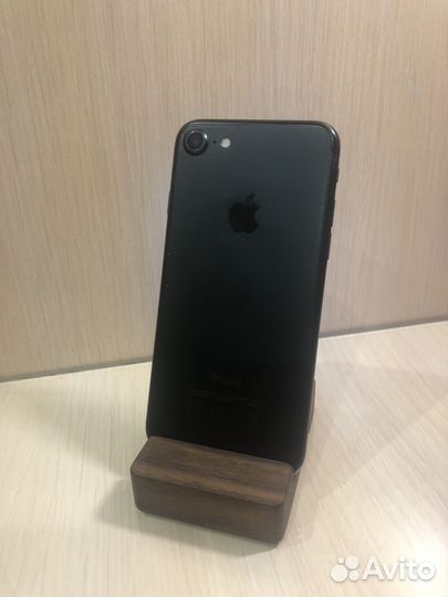 iPhone 7, 32 ГБ