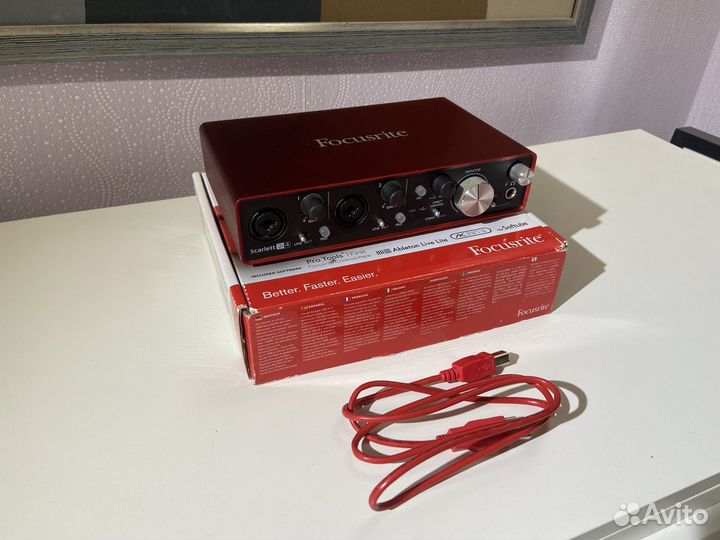 Звуковая карта Focusrite Scarlett 2i4