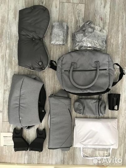 Коляска 2 в 1+подгузники в подарок