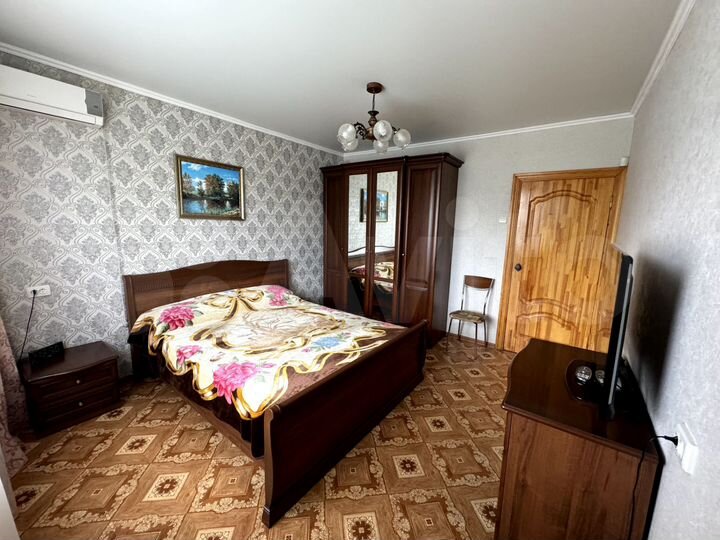 2-к. квартира, 54 м², 3/9 эт.