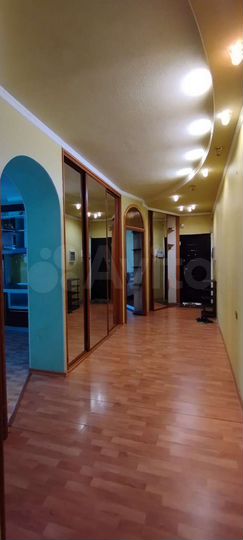 2-к. квартира, 70 м², 4/9 эт.