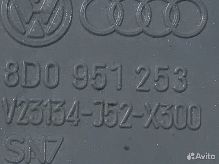 Реле вентилятора Audi A4 B5 2000