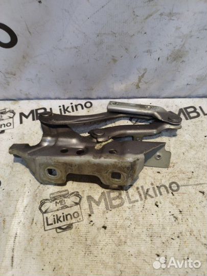 Петля капота правая Mercedes A-Class W169