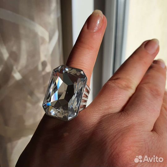 Swarovski кольцо 17
