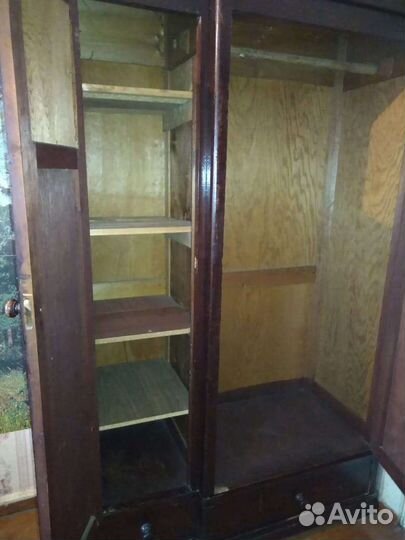 Шкаф старинный