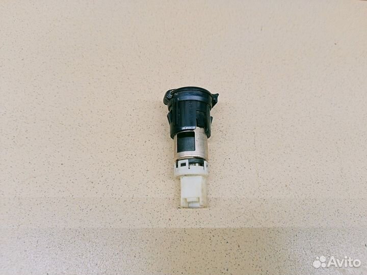 Гнездо прикуривателя RAV 4 2013