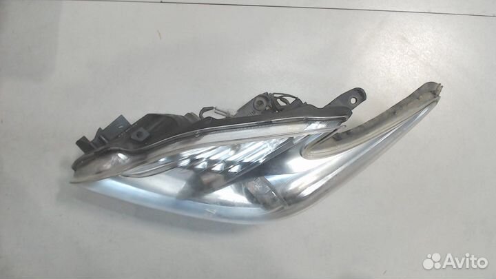 Фара (передняя) Toyota Prius 2009, 2010