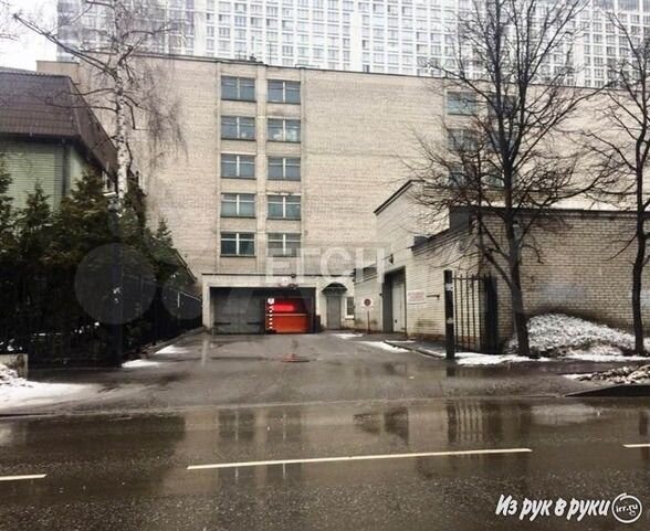 Машиноместо, 13 м²