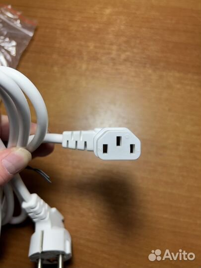 Кабель питания IEC C13 - Евровилка, 1.8м, белый