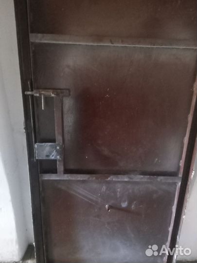 Самодельная металлическая дверь б/у