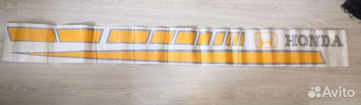 Наклейка на авто