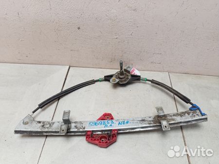 Стеклоподъемник механический передний левый 105977