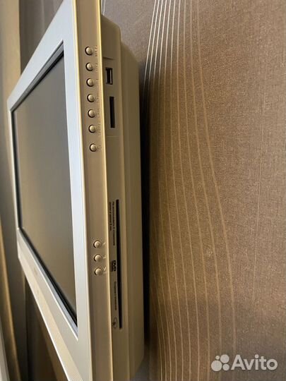 Телевизор BBK 22'' LCD /DVD combo