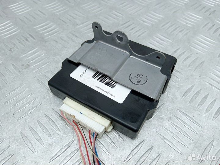 Блок управления раздаткой Toyota RAV4 8963042010