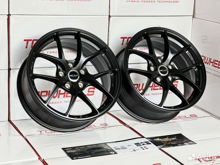 Makstton FF001 17 7.5J +35 5x112 вес 7.7kg Black