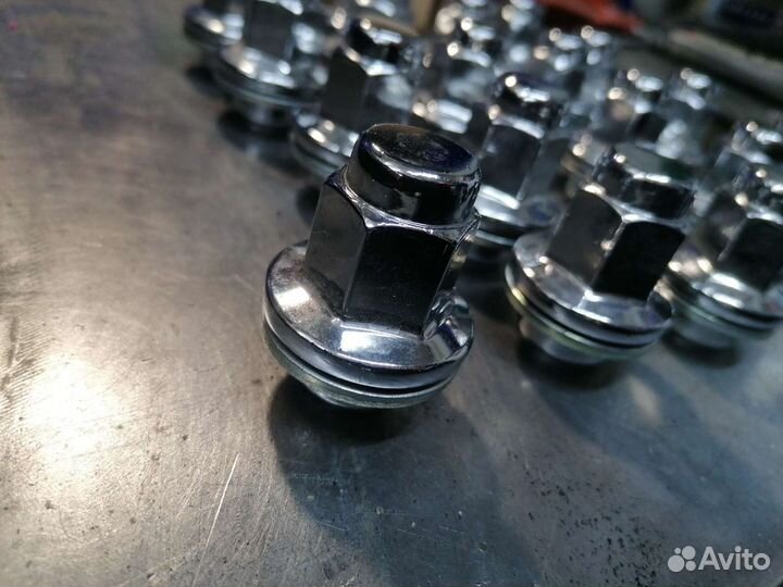 Гайки колесные Toyota land cruiser 200