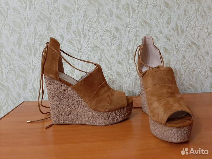 Босоножки женские новые