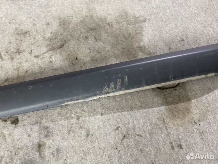 Молдинг передней левой двери Renault Sandero I (20