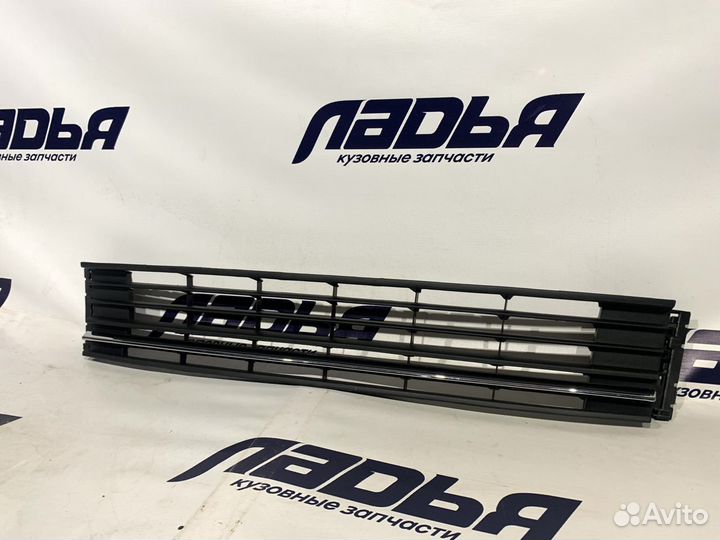 Решетка бампера Polo(15) хром