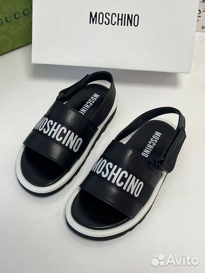 Сандалии Moschino