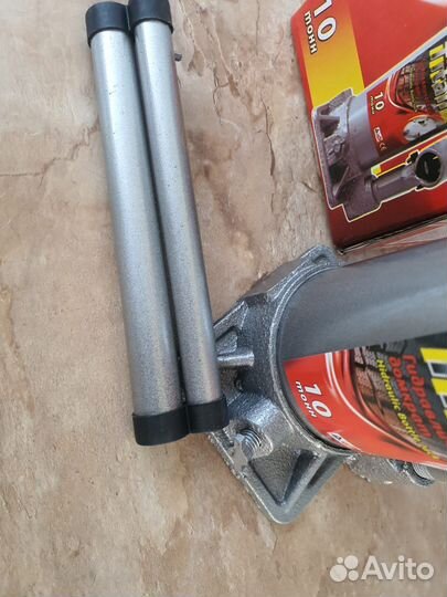 Домкрат 10 тонн Экипировка