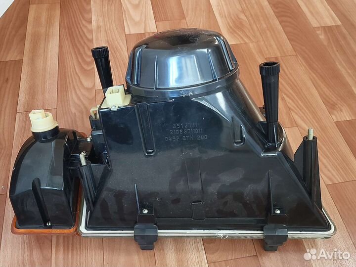 Оригинальные фара передние левый