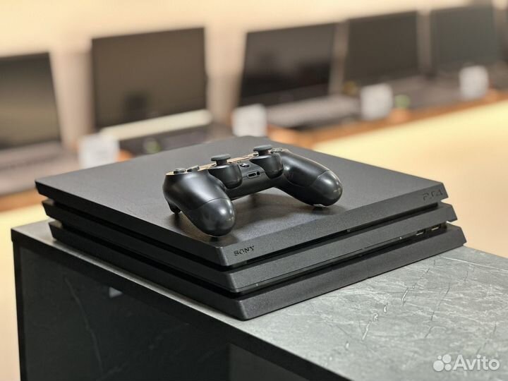 PS4 Pro 1TB / 8.03 прошивка / 1 геймпад+4 Топ игры