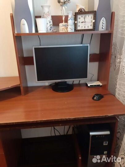 Компьютерный стол