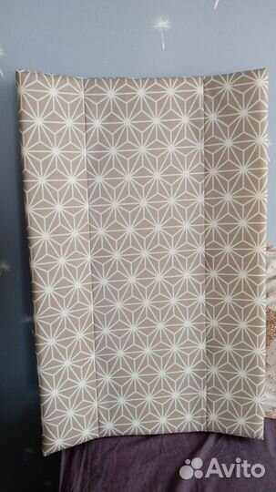 Пеленальный столик на кроватку новый