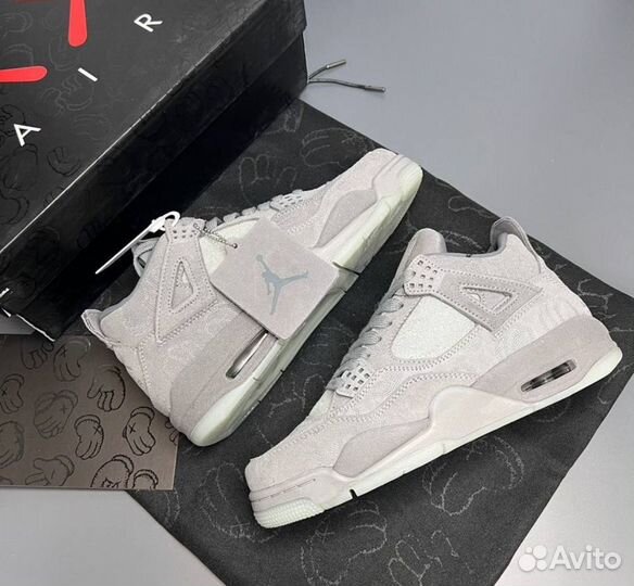 Кроссовки Nike Air Jordan 4 Retro Kaws