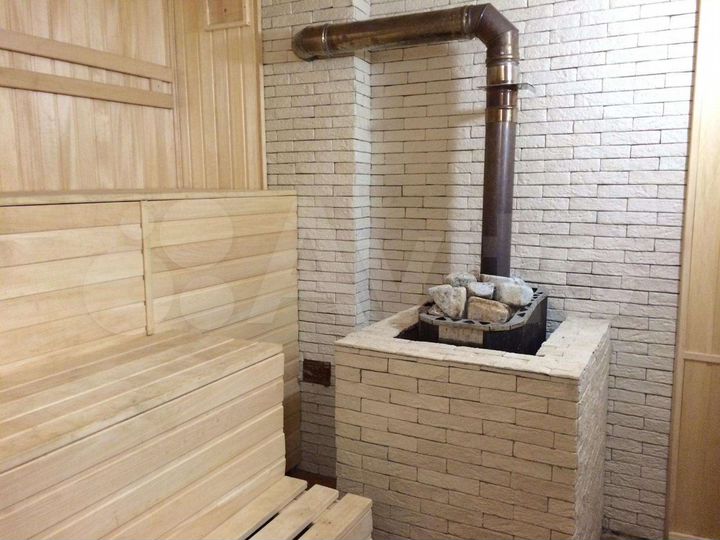 Коттедж 630 м² на участке 25 сот.